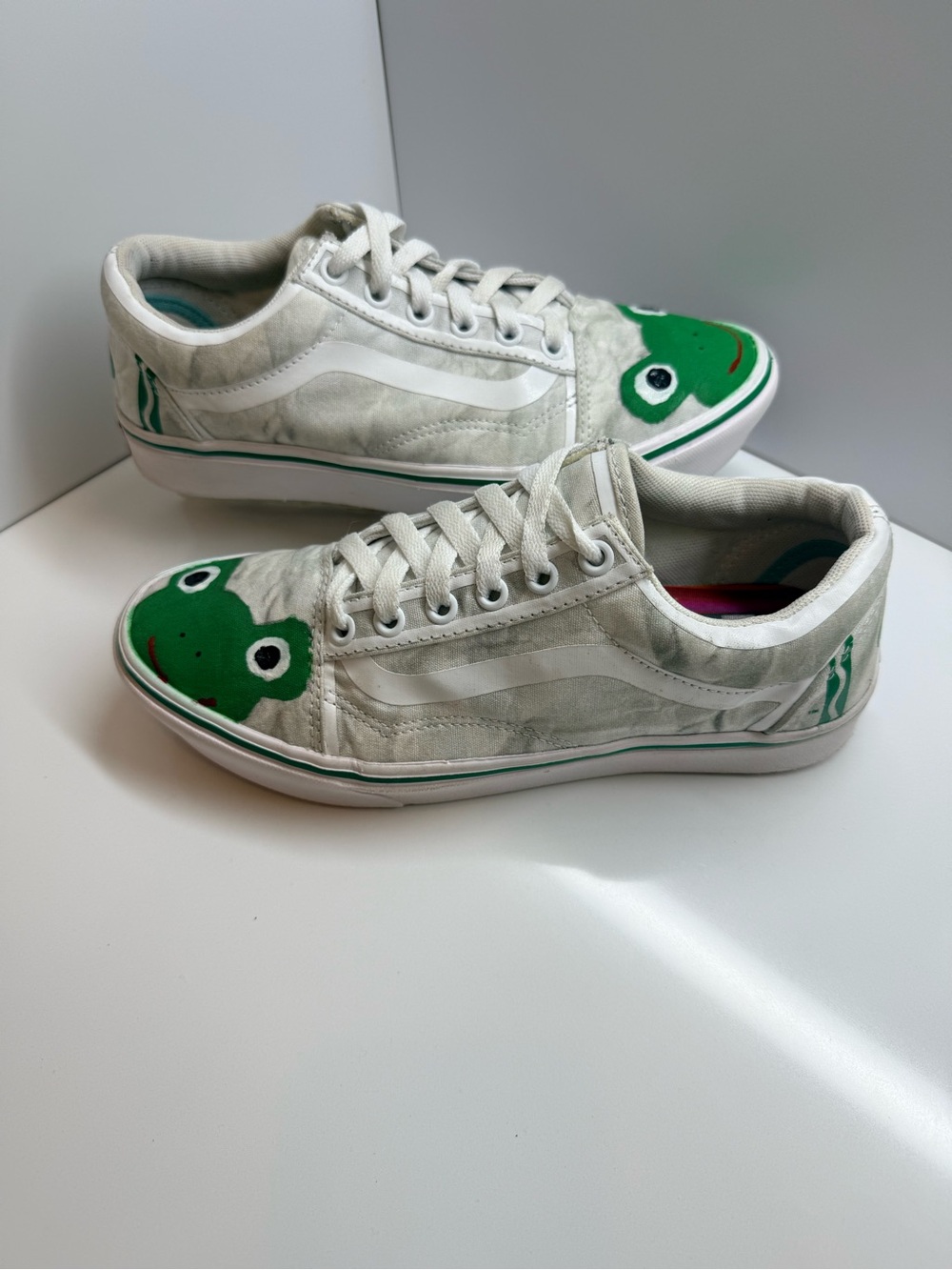 🐸Custom Hand Painted Frog Canvas Vans Old Skool Low Top Sneaker